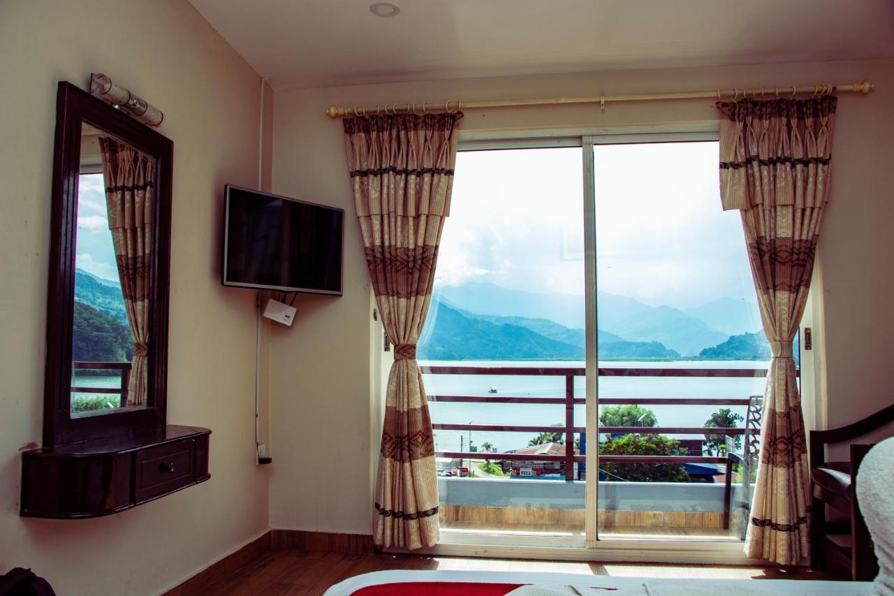 Hotel Middle Star Pokhara Exterior photo